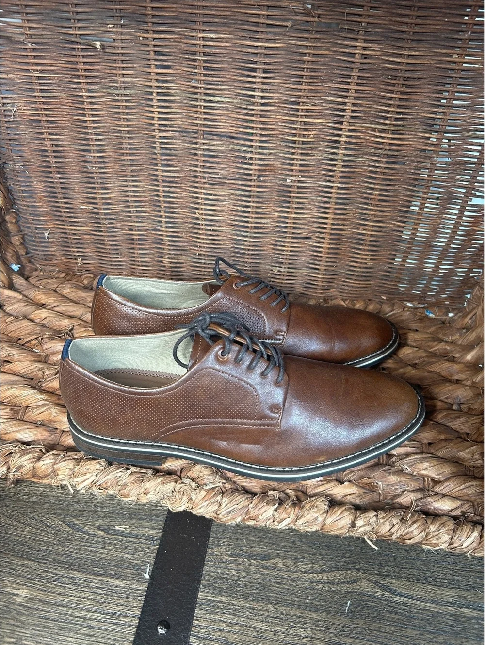 APT. 9 brown lace-up dress shoes